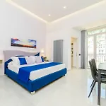 Cloister 4*